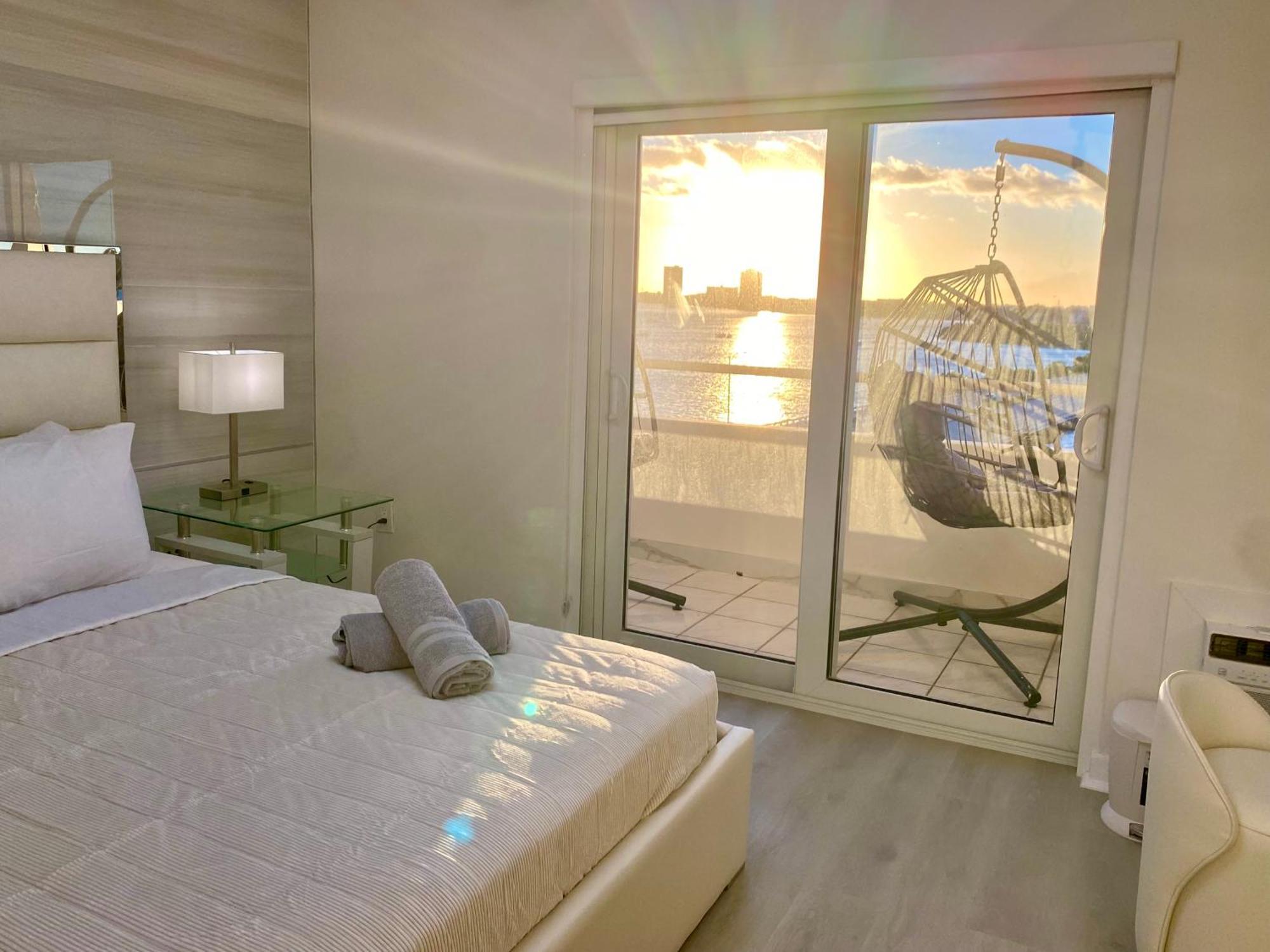Panoramic Luxurious Waterfront One Bedroom Apartment With Miami Skyline View Free Parking 5Min Drive To Miami Beach Ngoại thất bức ảnh