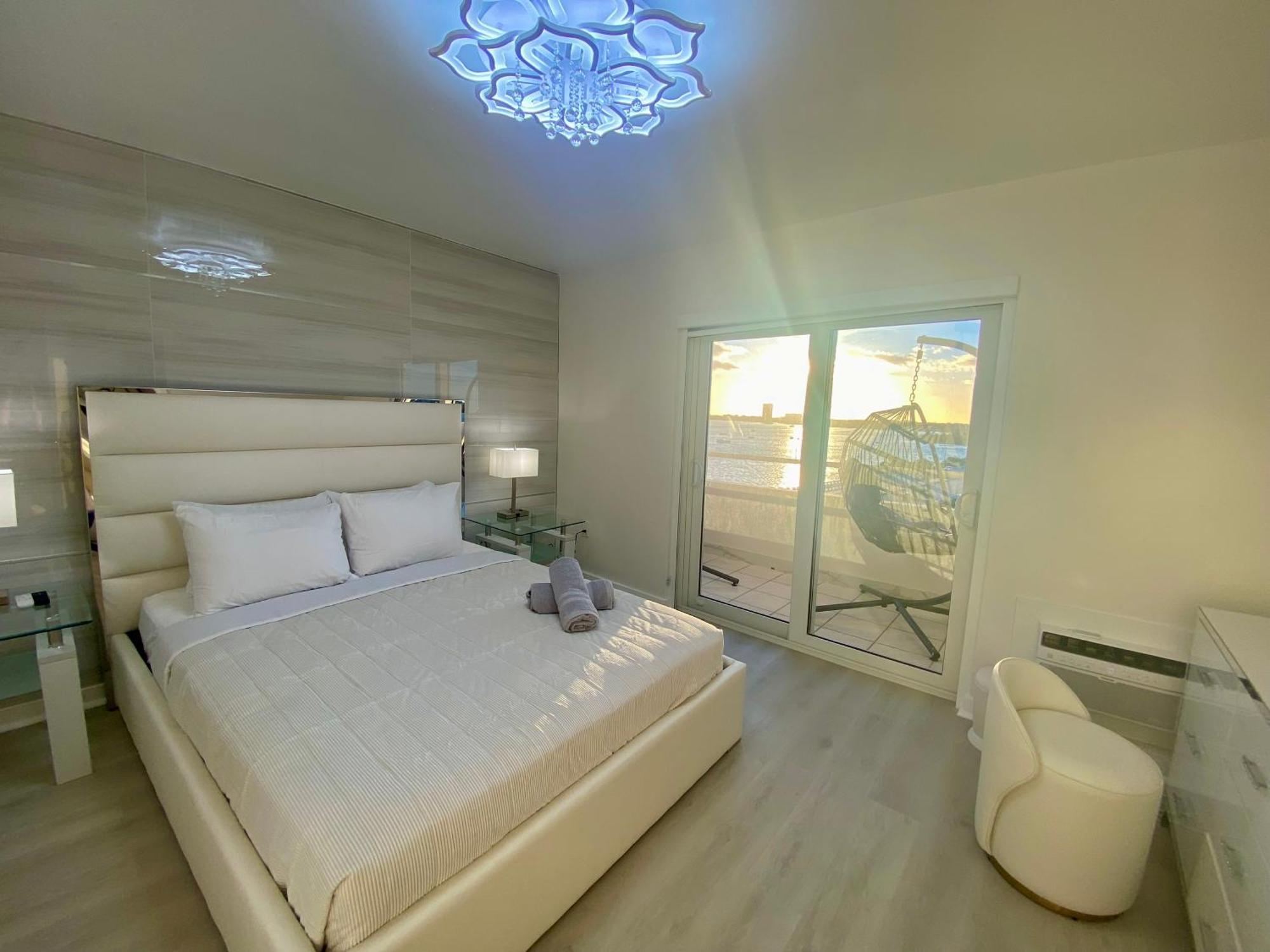 Panoramic Luxurious Waterfront One Bedroom Apartment With Miami Skyline View Free Parking 5Min Drive To Miami Beach Ngoại thất bức ảnh
