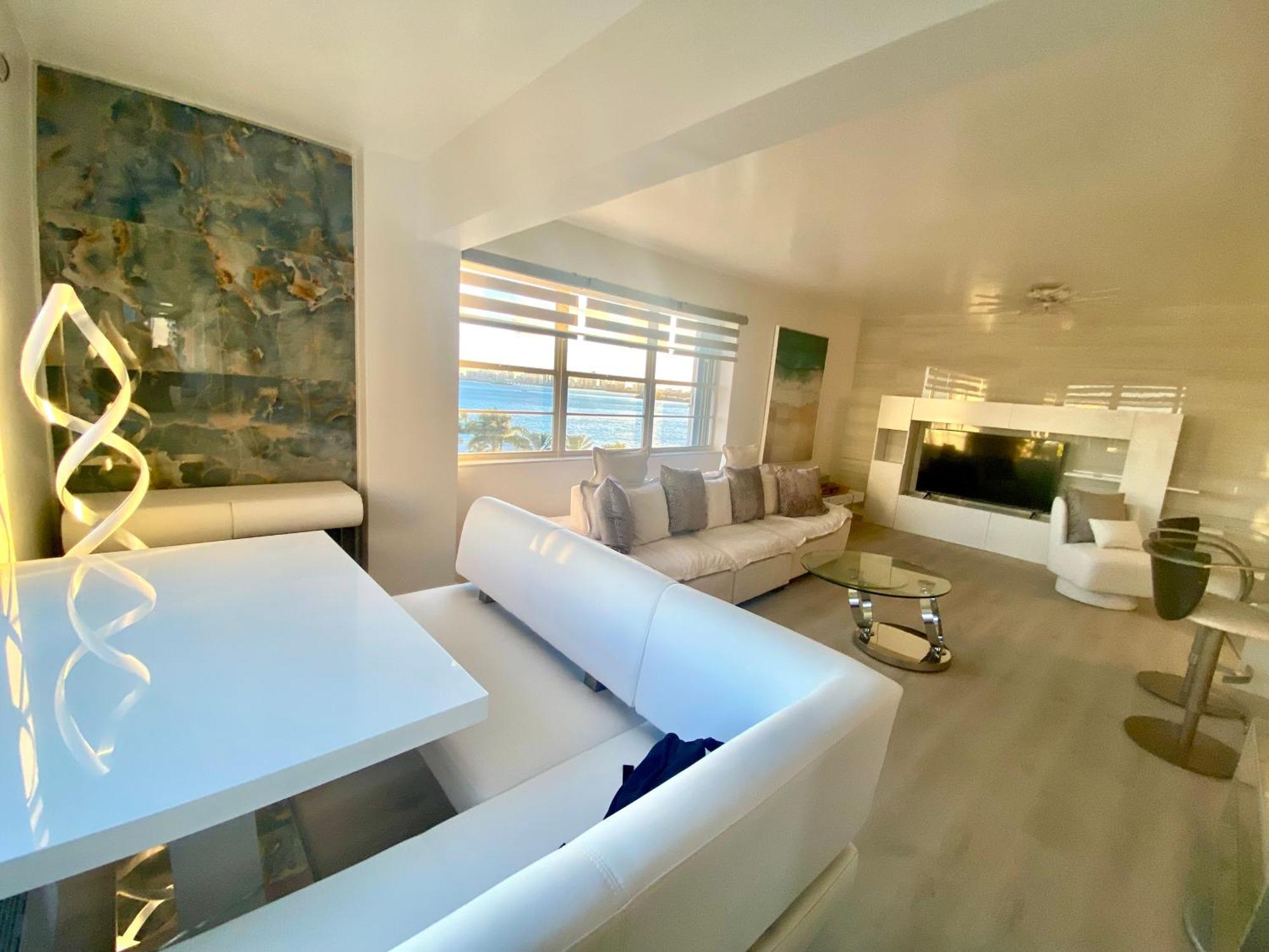 Panoramic Luxurious Waterfront One Bedroom Apartment With Miami Skyline View Free Parking 5Min Drive To Miami Beach Ngoại thất bức ảnh